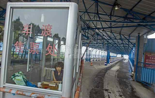 甌北碼頭 甌北大橋通車(chē)首日 甌北碼頭車(chē)渡車(chē)輛僅少一成