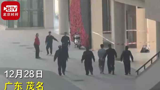 警方通報高校男生朝女生潑化學物質(zhì)：致3名女生受傷 嫌疑人已被控制