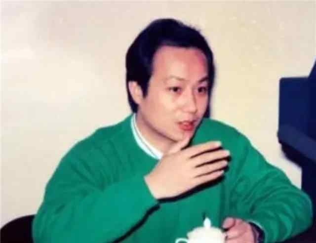 羅京去世 央視主播羅京逝世11年，妻子帶兒子改嫁富商，墓地的銅像一塵不染