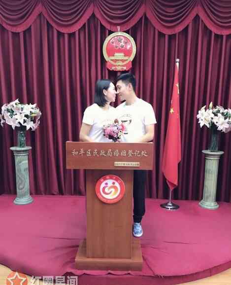 李曉霞結(jié)婚 李曉霞為什么退役 李曉霞結(jié)婚眾人送上甜美祝福