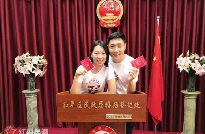 李曉霞結(jié)婚 李曉霞為什么退役 李曉霞結(jié)婚眾人送上甜美祝福