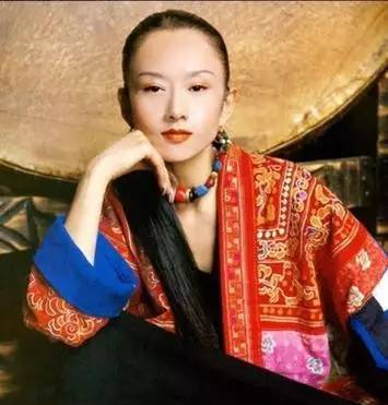 她是中國(guó)五美人之一，22歲紅遍全國(guó)，經(jīng)歷2段婚姻無子無女，57歲活得比誰都優(yōu)雅！