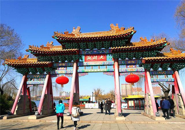 濟(jì)南旅行：一城山色半城湖，大明湖畔的夏雨荷在哪