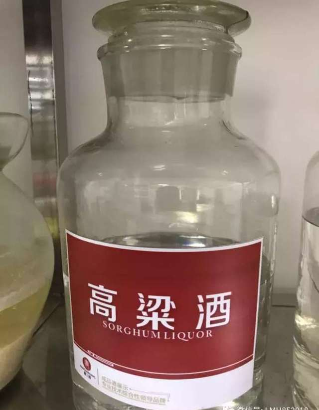 酒知識(shí)-紅高粱酒怎么是紅色的