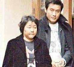 梁家輝54歲老婆曝光，真佩服影帝能做到31年不離不棄！