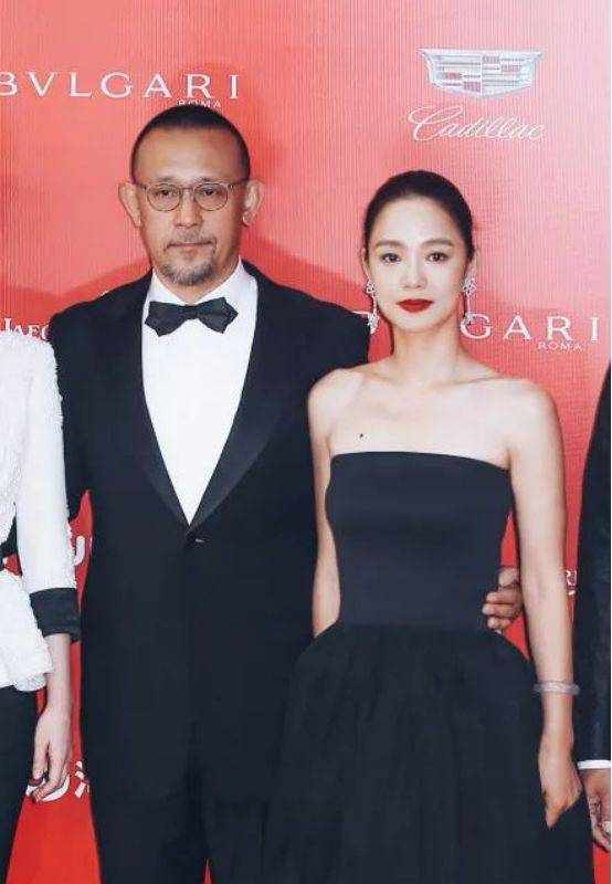 姜文老婆近照曝光！終于明白姜文為何如此寵她、如此愛她……