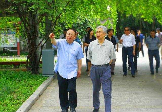 墨池香猶在，芳菲憶華年| 杰出校友徐榮凱、徐榮旋回母校