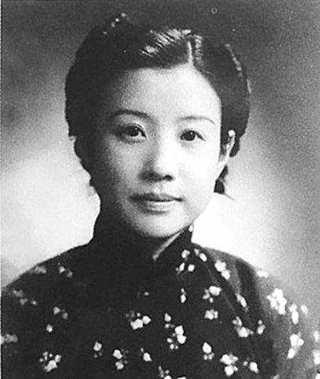 上海灘黑幫女大佬，活了100多歲，杜月笙都是她小弟