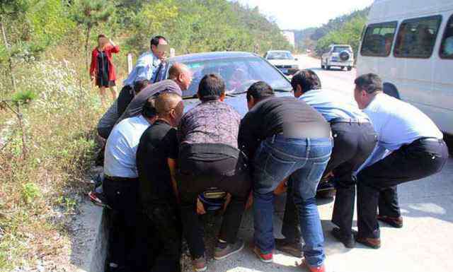 事故車吧 卡羅拉事故車損壞嚴(yán)重，修車師傅看過發(fā)動機(jī)號卻想要：你開個價吧