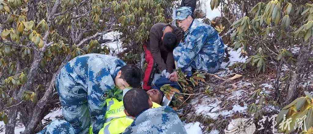 張俊勇 好樣的！海拔4700米高山上的危急時刻，“空軍藍(lán)”又出手相助了……