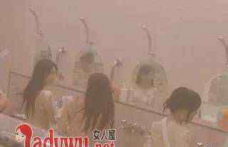 公共浴池直播視頻 女孩浴池和男友微信視頻尺度太大 揭公共浴池洗澡遭直播怎么辦