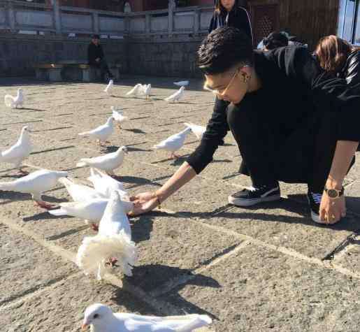 秦霄賢家庭背景 秦霄賢家里干什么的 秦霄賢家境貧困是什么梗