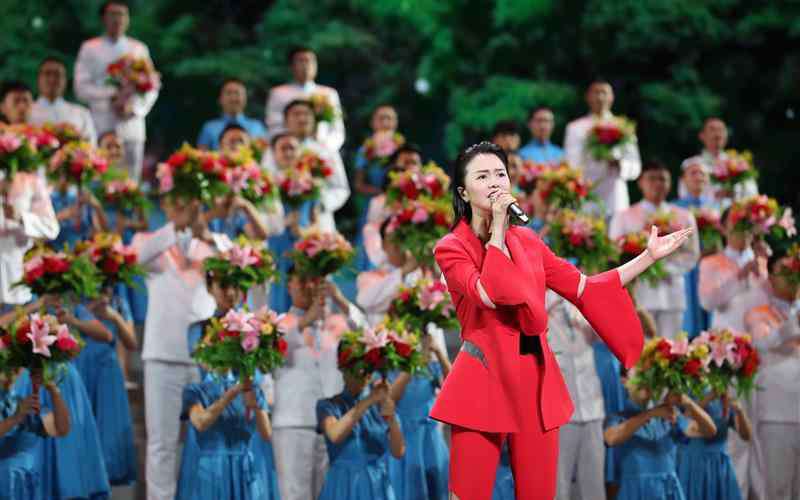 悟空歌曲原唱 西游記主題曲作者很生氣，譚維維要擔(dān)法律責(zé)任嗎？一樣批評(píng)改編，六小齡童為何遭群嘲