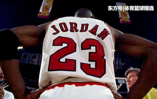 1996年nba總決賽 喬丹太過(guò)神化？96年總決賽完全是躺贏，數(shù)據(jù)不撒謊還原一切