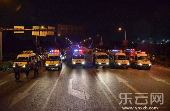 云南昆明出動200余警力圍堵飆車