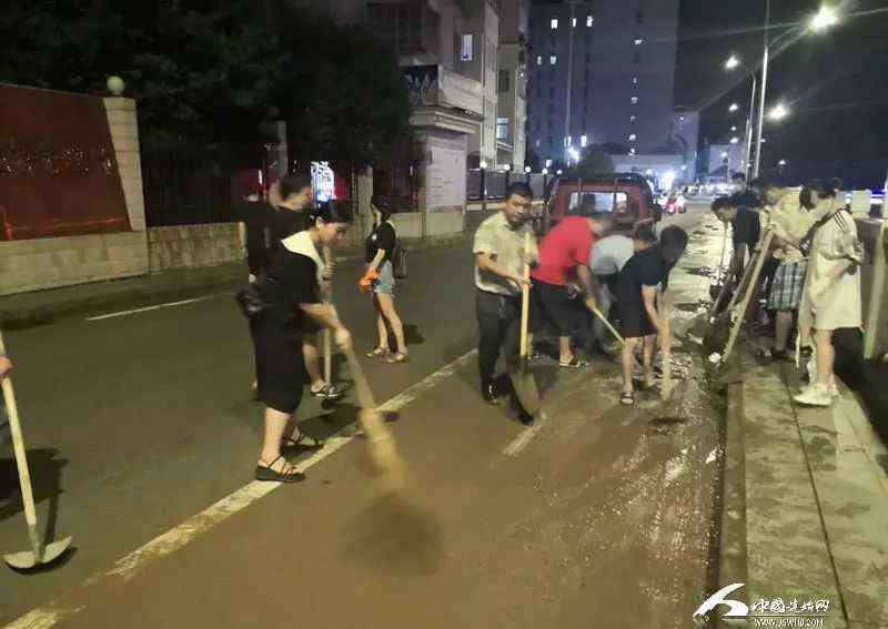 湖北建始網(wǎng) 湖北建始暴雨洪水：城市積水全部排除 死亡5人失聯(lián)1人