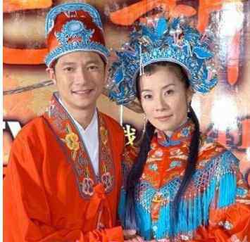 岳翎和她老公的照片 岳翎結(jié)婚了沒有 岳翎老公到底是誰