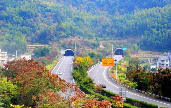 杭千高速 看過來，“美麗高速公路”是有定義的，管理服務(wù)都有標(biāo)準(zhǔn)