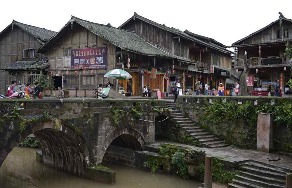 上里古鎮(zhèn)門票 四川一“水墨畫”古鎮(zhèn)走紅，已有2000年歷史，4A景區(qū)卻不收門票