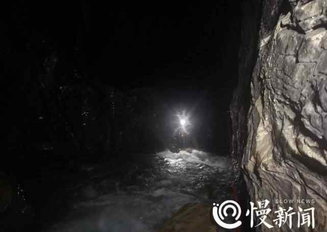 驚天洞地 重慶地下峽谷的5天4夜 每進(jìn)一步都驚心動(dòng)魄