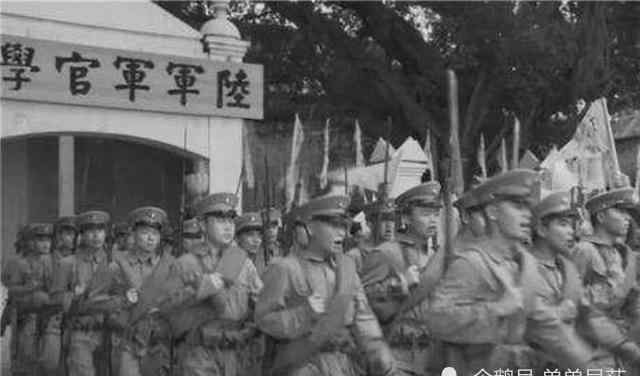 黃埔軍校校歌 黃埔一期最小的學(xué)員，36歲就成為中將，孫女靠一首歌紅遍大江南北