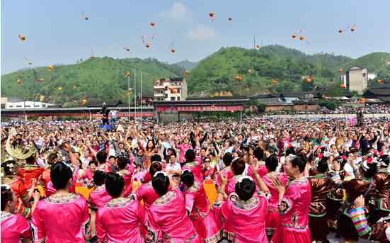 天下網(wǎng)txcomcnmcn 小Q帶你玩06期：湖南各地奇葩民俗