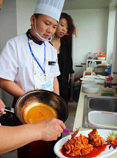 快餐o2o 合肥悄然興起私廚上門 首家O2O送餐平臺(tái)造“懶人經(jīng)濟(jì)”