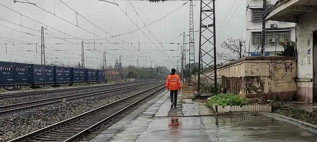 鐵路通勤職工 鐵路人的通勤百態(tài)，你是哪一種？