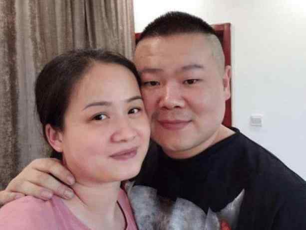 朱云峰老婆 德云社集體秀嬌妻，于謙與妻子像兩代人，最幸福的還是燒餅！