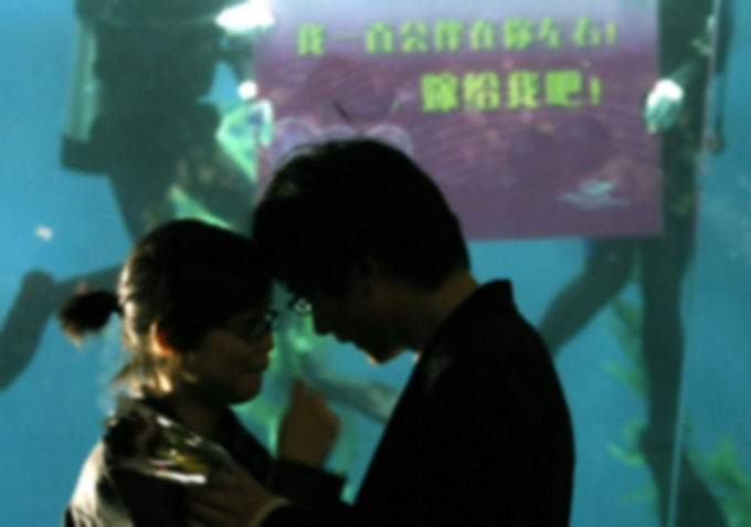 一周花100多萬追女孩！杭州小伙求婚被拒 得知原因母子倆崩潰