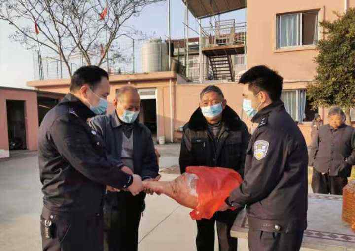 七旬母親走失三天三夜 警民合力找回！兒子給派出所送了份“大禮”