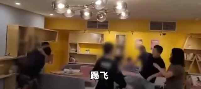 在澳中國女留學生討薪不成反遭掌摑踢飛 施暴者連夜逃竄后被捕 登上網(wǎng)絡熱搜了！