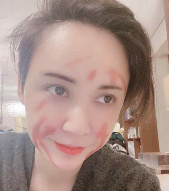 張歆藝心臟病 大帥哥袁弘，娶了離過婚的張歆藝，結(jié)婚4年，兩人依舊恩愛如初