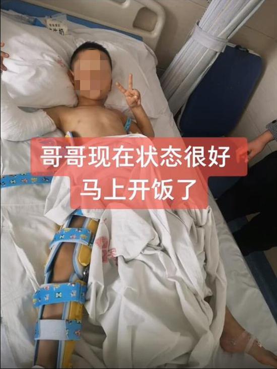 悲??！山東5歲雙胞胎獨(dú)自在家時(shí)墜樓 弟弟身亡哥哥幸存