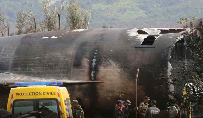 中國(guó)軍機(jī)墜毀 阿爾及利亞軍機(jī)墜毀造成257人喪生 全國(guó)哀悼三天