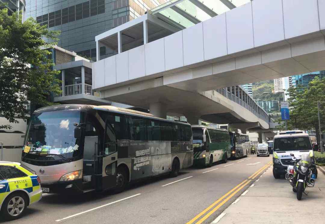 香港三天旅游 香港旅游業(yè)遭重創(chuàng)，巴士司機：每月開工僅三天，想死的心都有