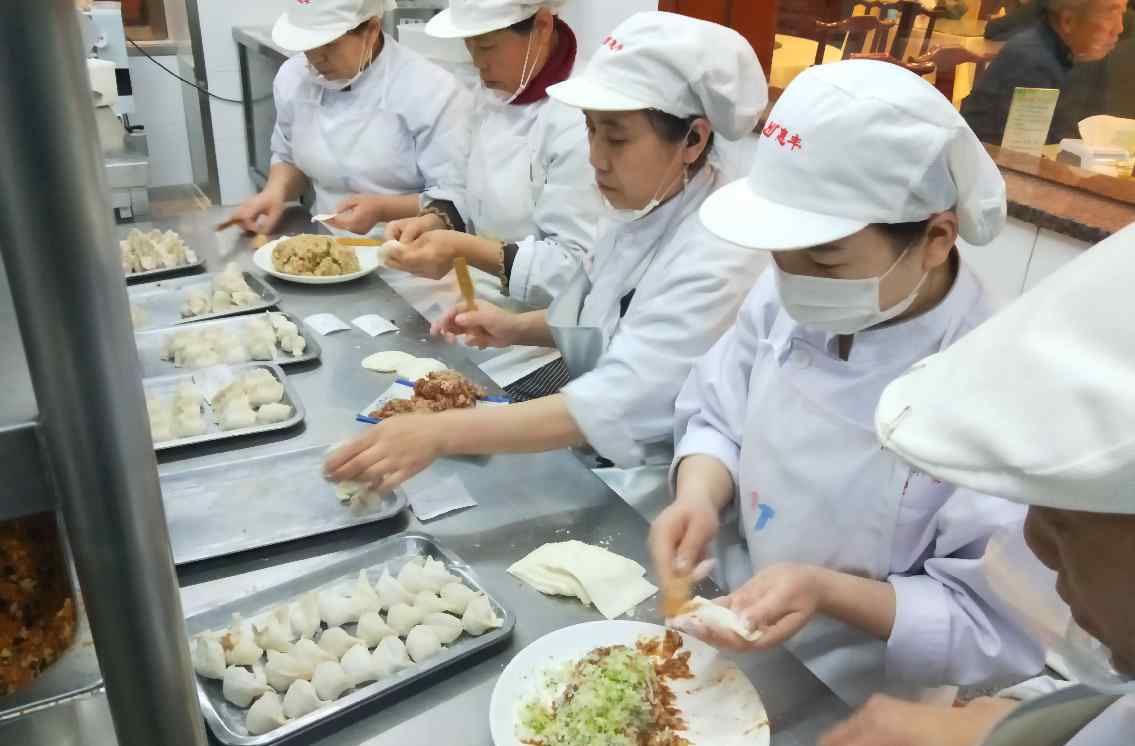 特色餃子 冬至吃餃子品魚頭，北京多家老字號推出特色水餃，優(yōu)惠活動暖人心