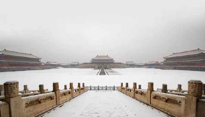 故宮雪景圖片 空無(wú)一人的360°故宮雪景什么樣？紅墻白雪，千萬(wàn)別錯(cuò)過(guò)