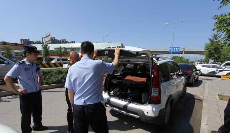 北京黑車 北京加大治理力度，“黑車”在這些地方營(yíng)運(yùn)，罰款5萬(wàn)！