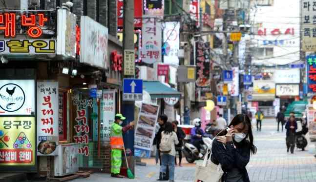 韓國境外輸入病例累計破千 引發(fā)本土157人感染