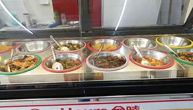 快餐菜品 便利店的盒飯為什么和蓋飯的菜品重合度這么高？