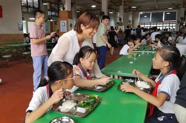 學校推出危機體驗餐