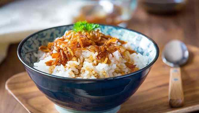 豬油炒飯 誰(shuí)不饞這碗豬油拌飯呢？但這個(gè)豬油，真不能多吃