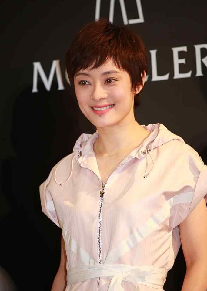 女演員劉濤 比老公還會賺錢的3位女星，劉濤5年賺3億，而她6小時賺了13億