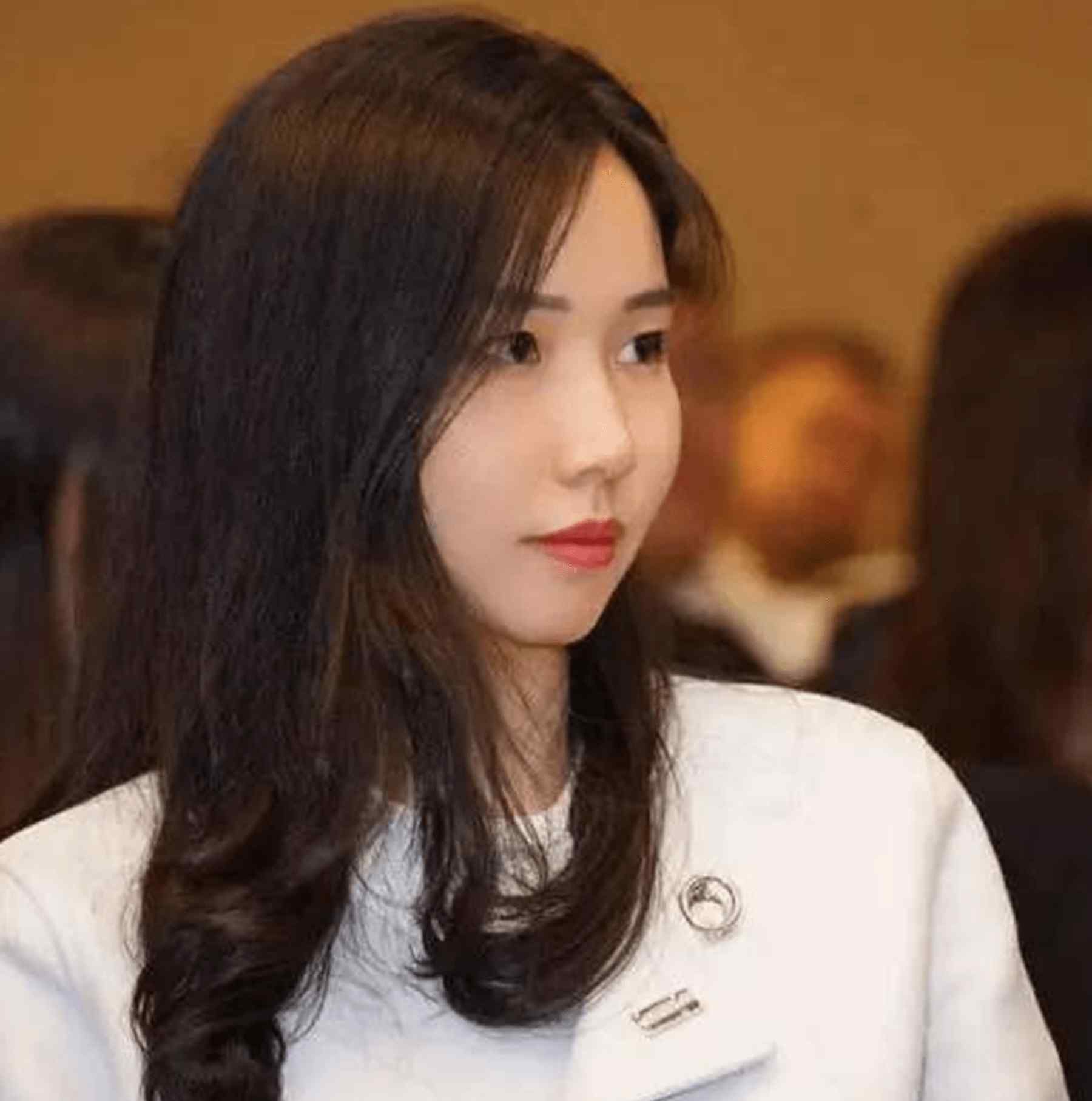 泰國女富豪 27歲身家400億的謝其潤：泰國首富家族千金，選擇中國國籍