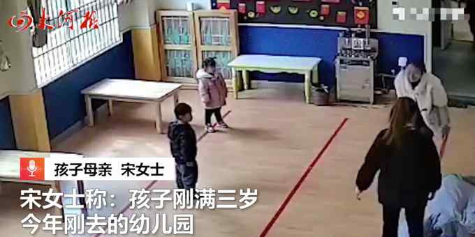 哭笑不得！河南一男孩午睡叫不醒 幼兒園老師連床抬走