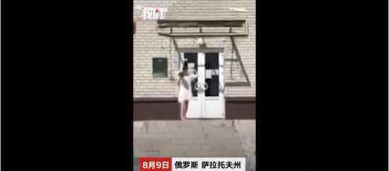 女子經(jīng)常被催婚舉辦婚禮嫁給自己 具體是什么情況