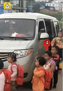 7座小車塞進33名幼童當校車 具體是啥情況?