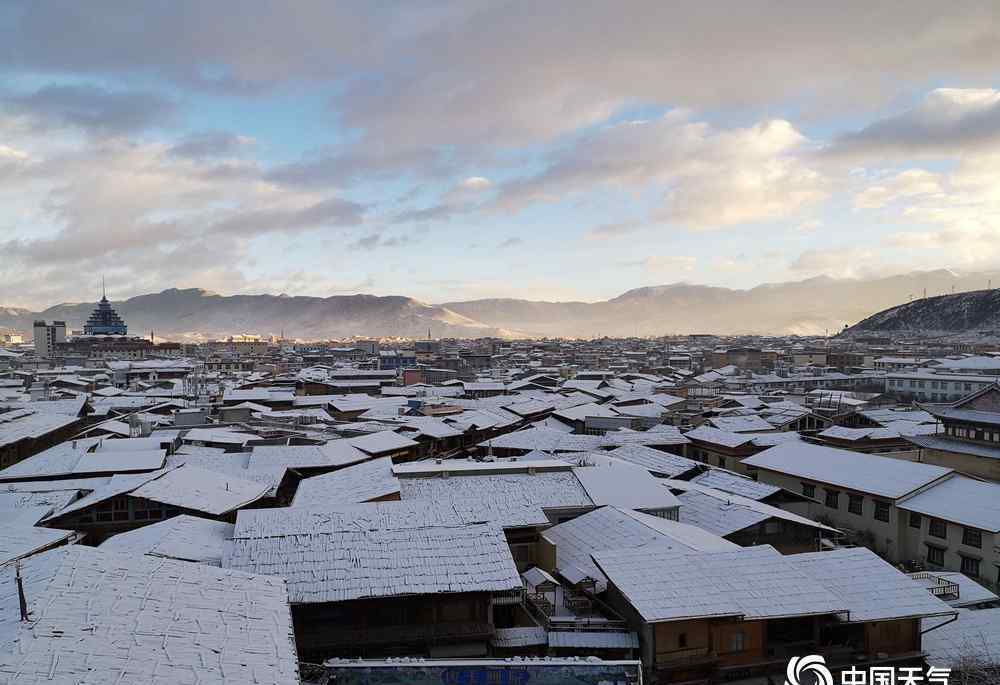 香格里拉迎降雪 事件的真相是什么？