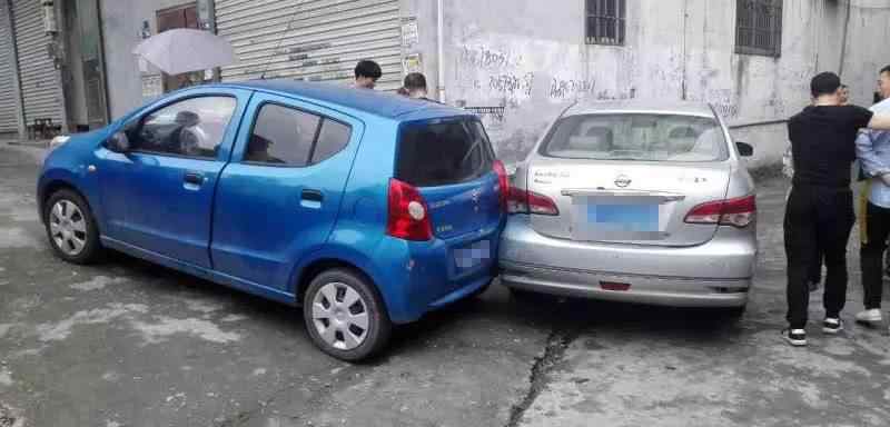 女司機(jī)下車后竟被自己車撞 是什么引發(fā)了這場離奇車禍？